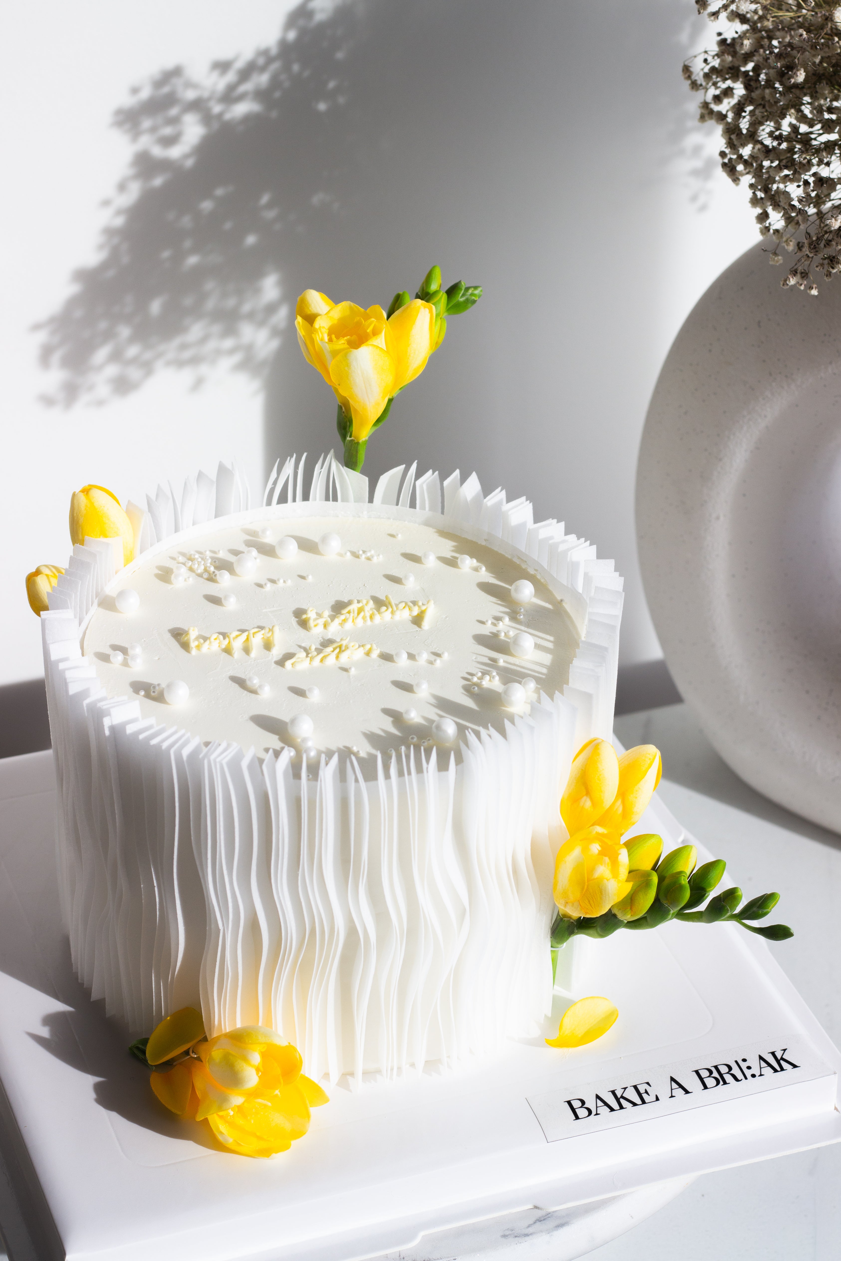 Flower cake - yellow freesia