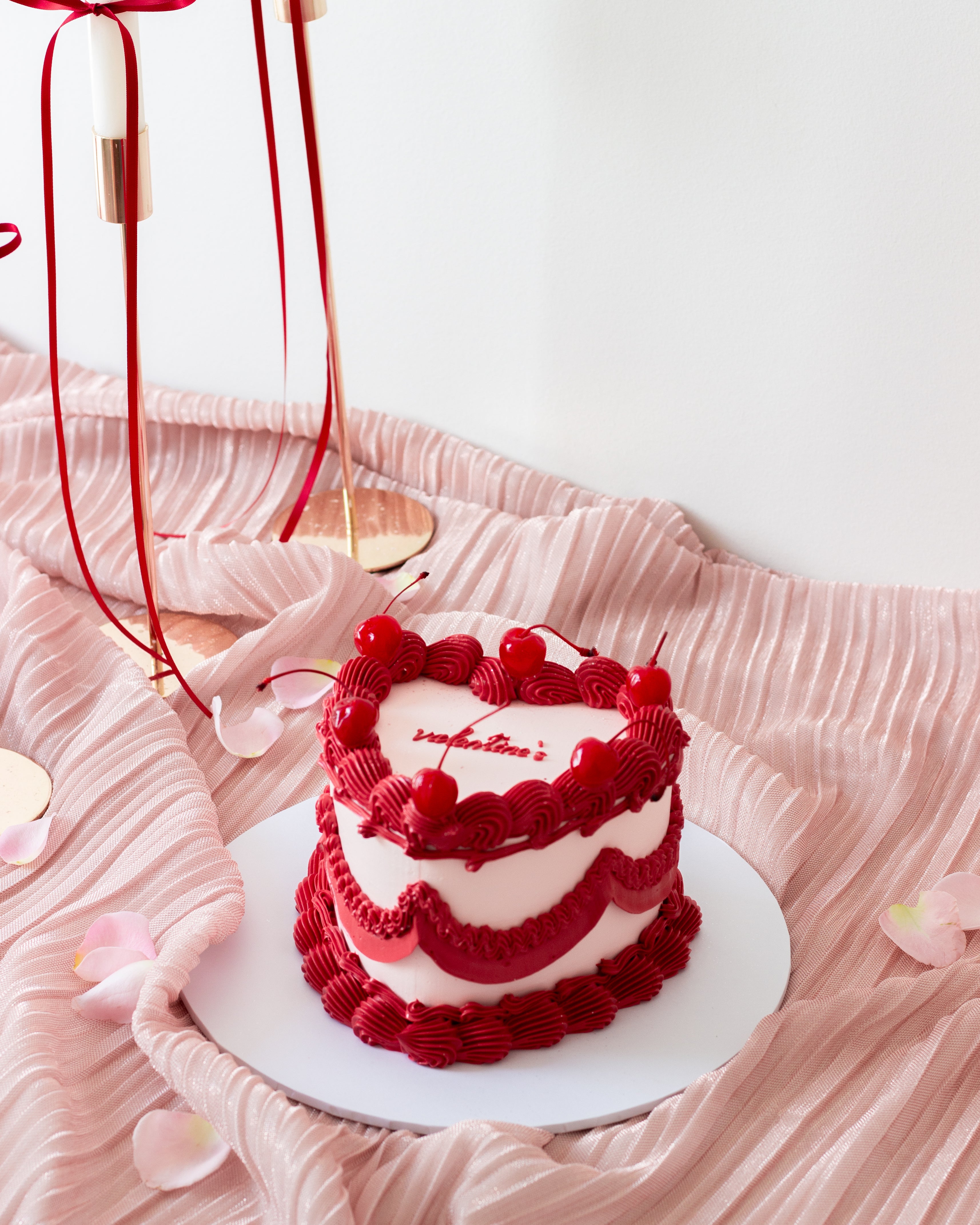 Valentine cake Melbourne, Valentine's cake Melbourne, cake Geelong, free delivery, custom cake Geelong, custom cake Melbourne, valentine's cake Geelong