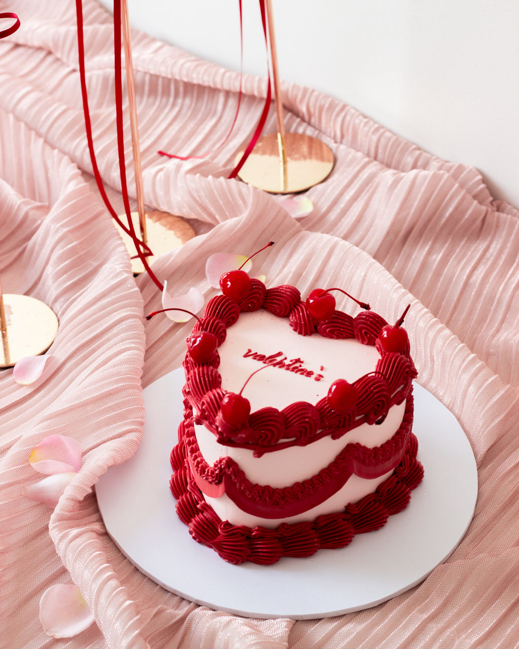 Valentine cake Melbourne, Valentine's cake Melbourne, cake Geelong, free delivery, custom cake Geelong, custom cake Melbourne, valentine's cake Geelong