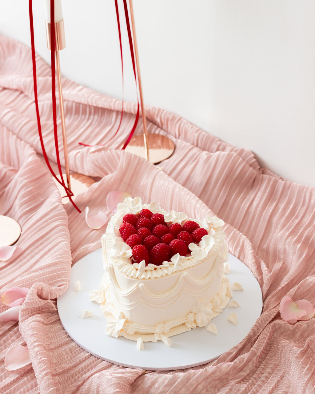 Raspberries heart cake Melbourne, Valentine's cake Melbourne, cake Geelong, free delivery, custom cake Geelong, custom cake Melbourne, valentine's cake Geelong