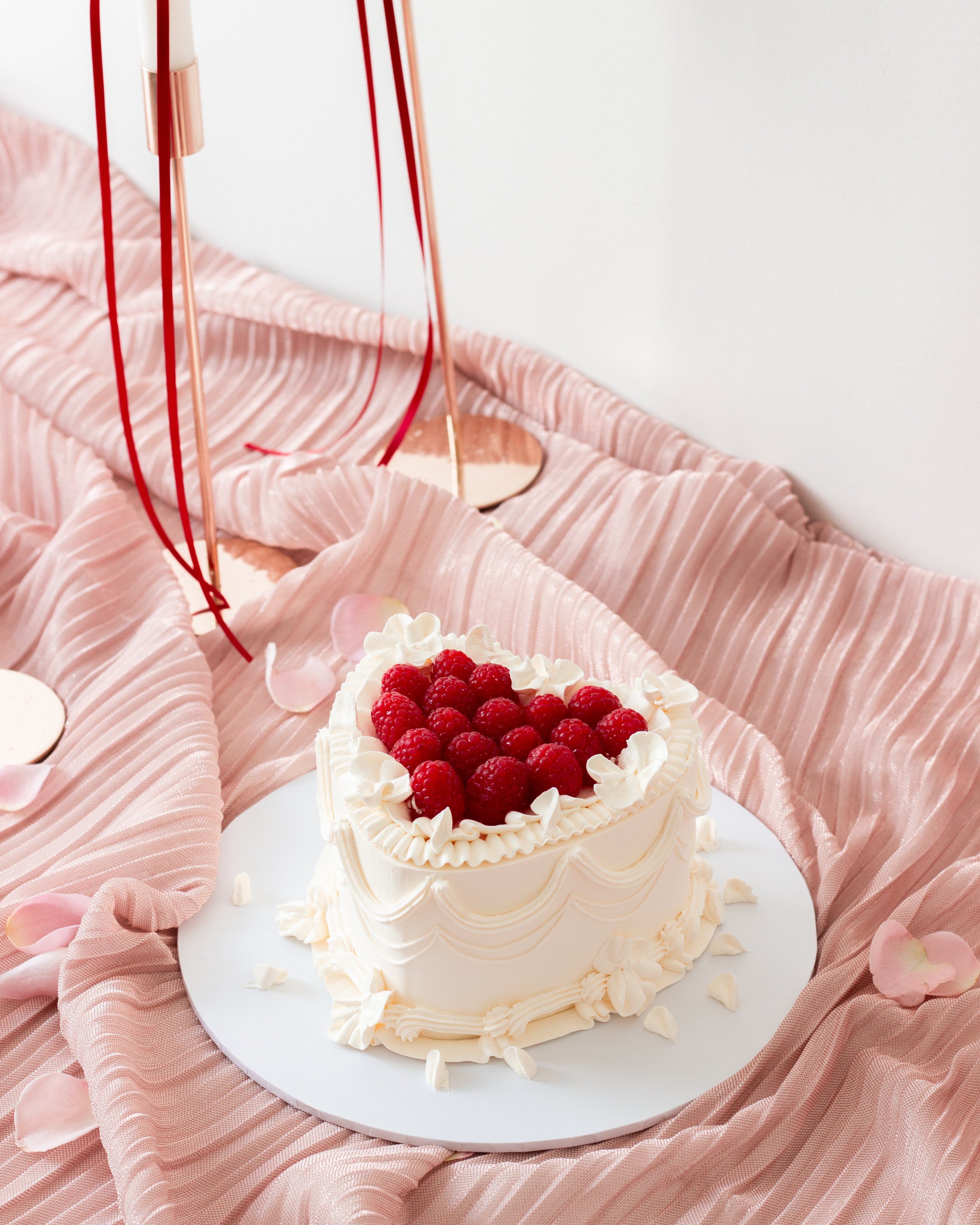 Raspberries heart cake Melbourne, Valentine's cake Melbourne, cake Geelong, free delivery, custom cake Geelong, custom cake Melbourne, valentine's cake Geelong