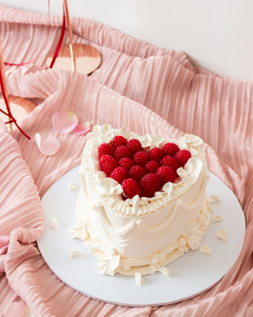 Raspberries heart cake Melbourne, Valentine's cake Melbourne, cake Geelong, free delivery, custom cake Geelong, custom cake Melbourne, valentine's cake Geelong